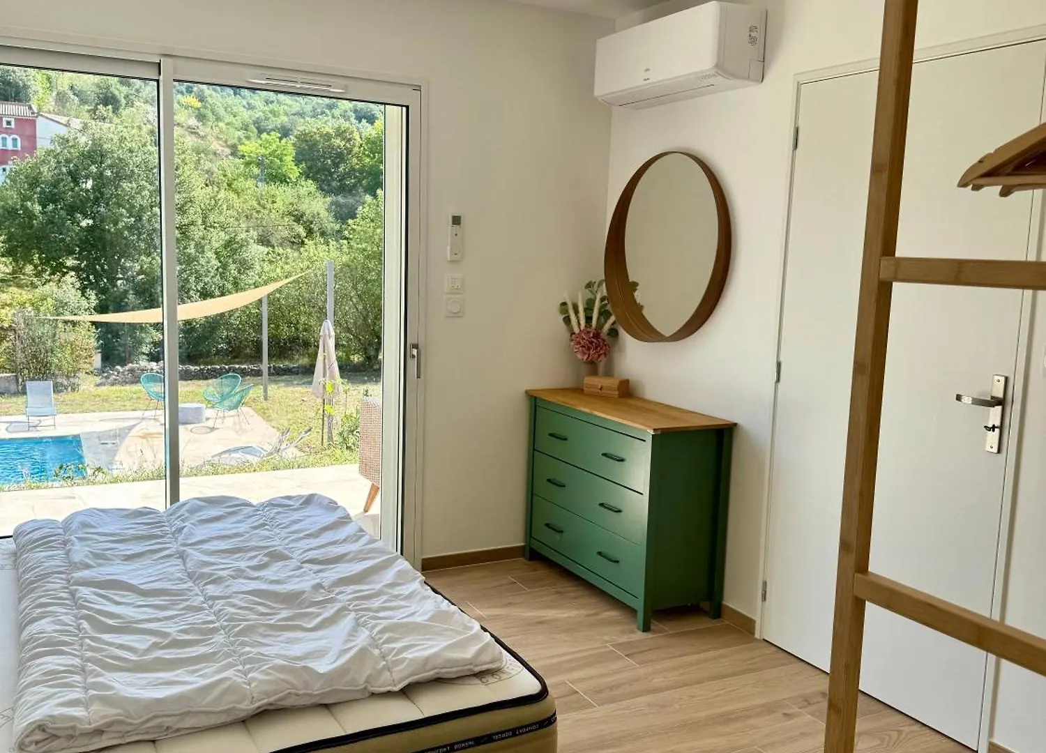 Schoene Villa Im Herzen Der Ardeche Mit Privatem Pool Sampzon 0*,  フランス